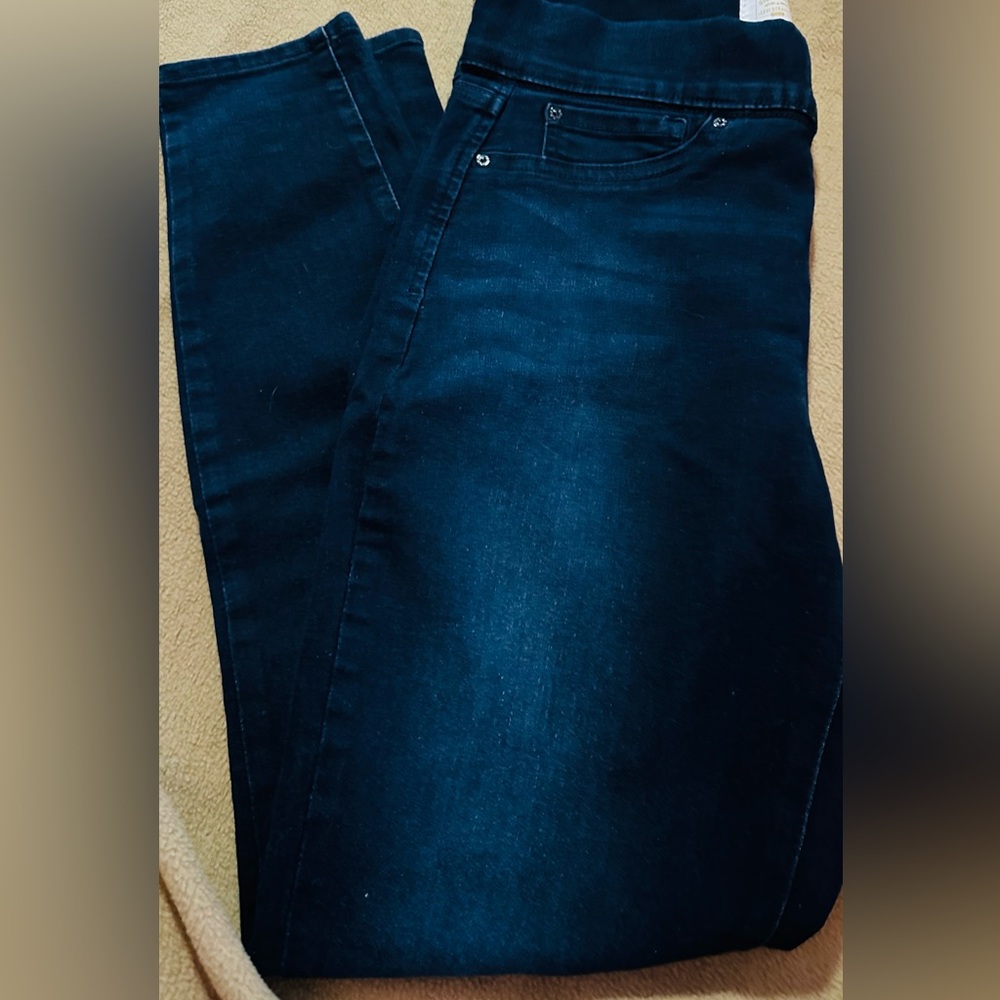 Levi's Women’s Dark Indigo Blue Pull-On Skinny Jeans